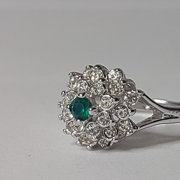 Very Pretty Silver Tone Clear And Green Rhinestone Ring Size 6.75 - Picture 9 of 12